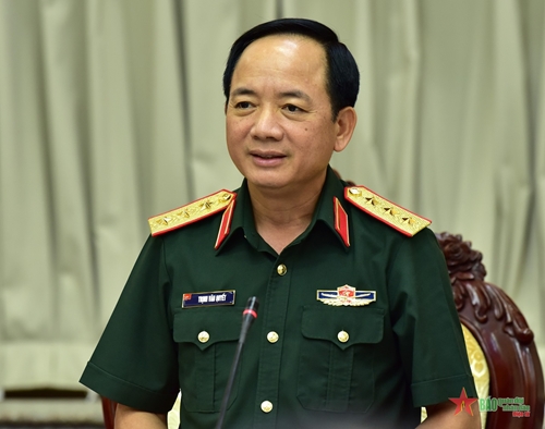 Thượng tướng Trịnh Văn Quyết làm việc tại Quân khu 9